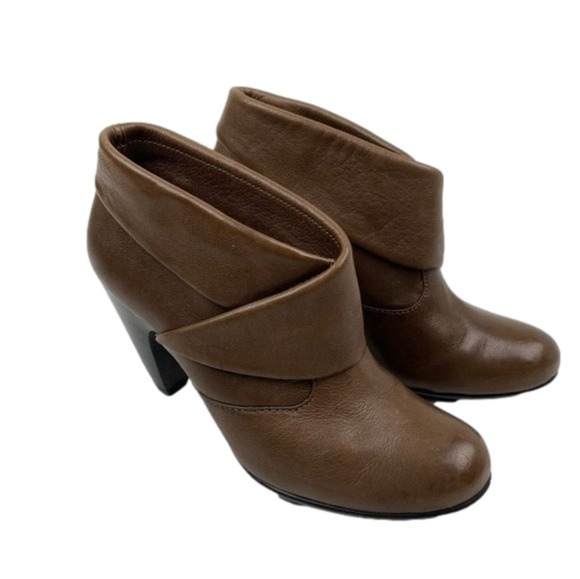 Söfft Tan Leather Heeled Bootie size 7 - Picture 1 of 9